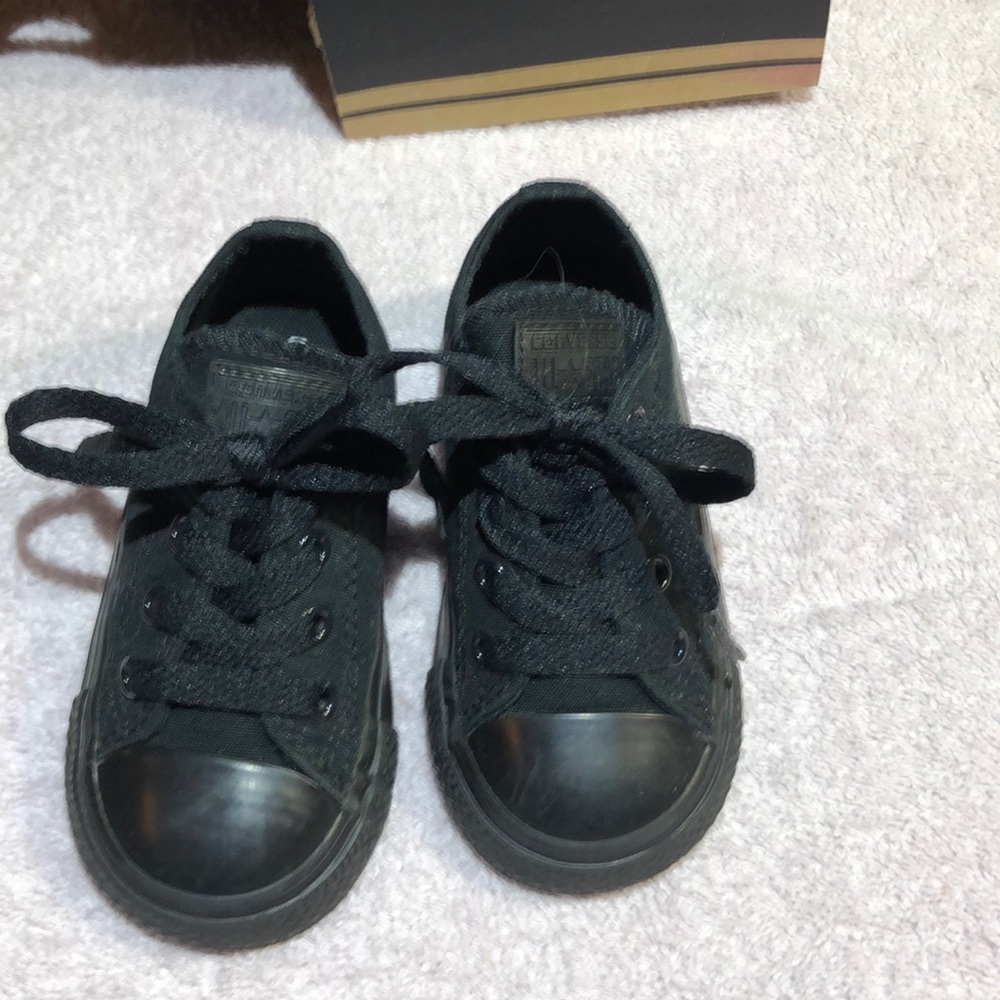Converse - Picture 2 of 6